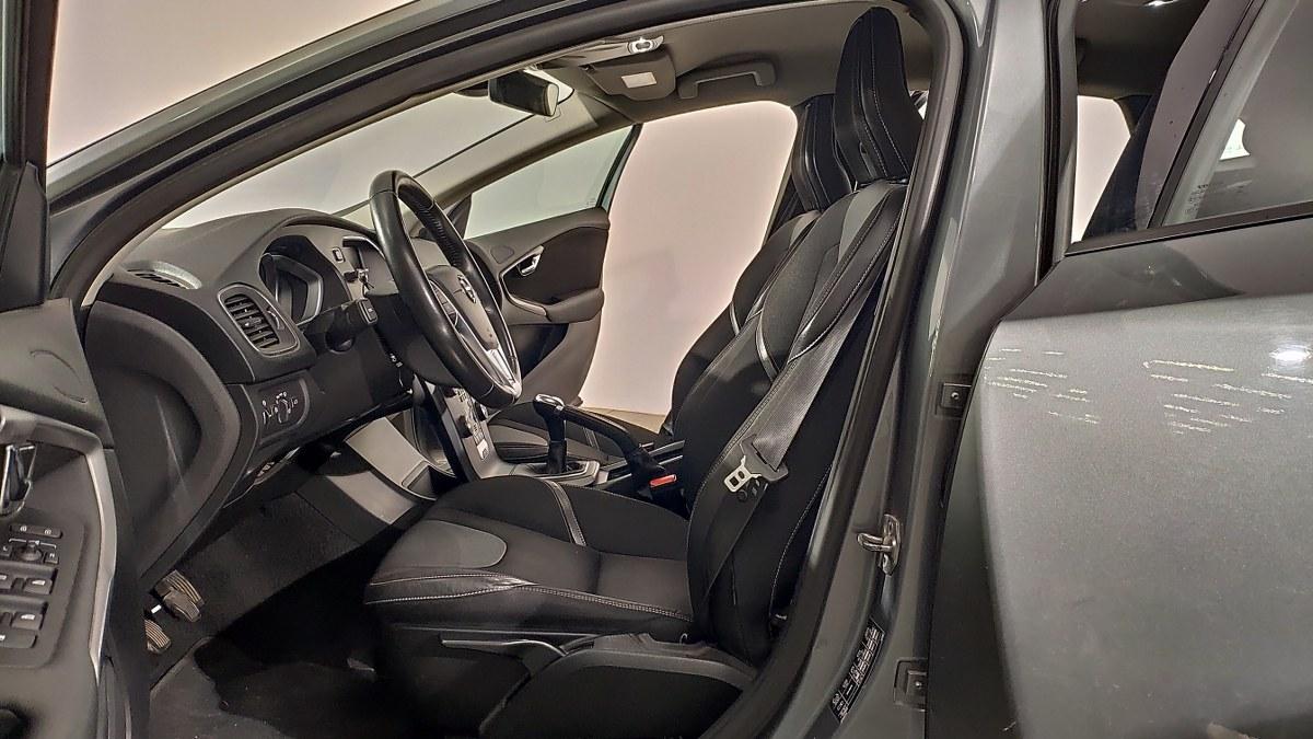 VOLVO V40 D2 Business Plus