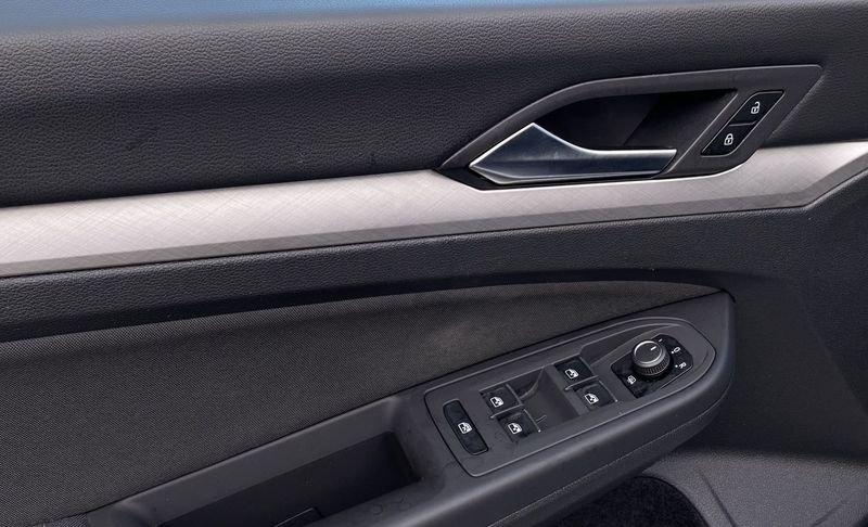 Volkswagen Golf 8 Life 2.0 TDI 116CV