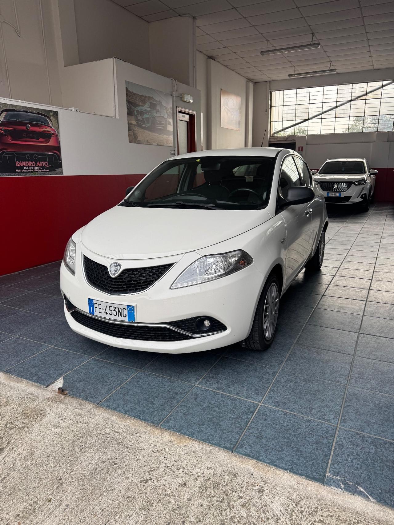 Lancia Ypsilon 1.2 69 CV 5 porte GPL Ecochic Gold