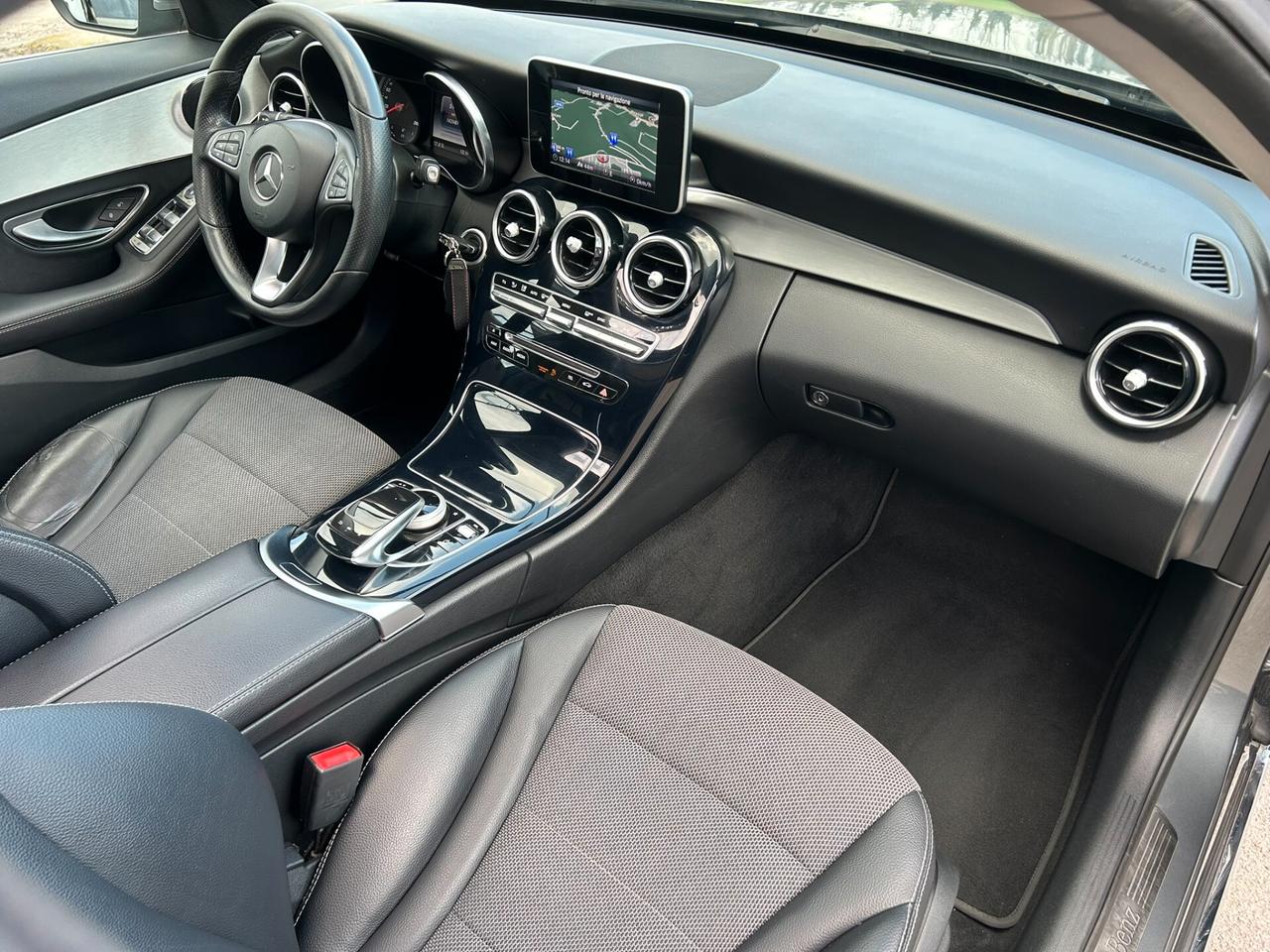 MERCEDES-BENZ C200d 136CV Executive - PANORAMA