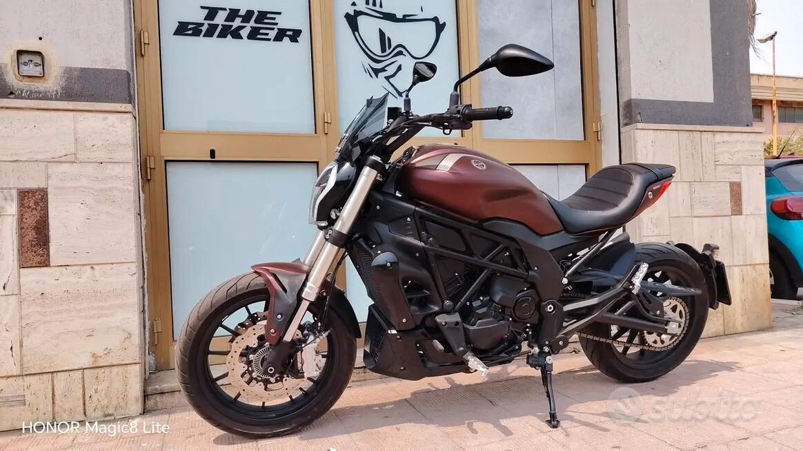 Benelli 502 C 4.000 km 35 kw