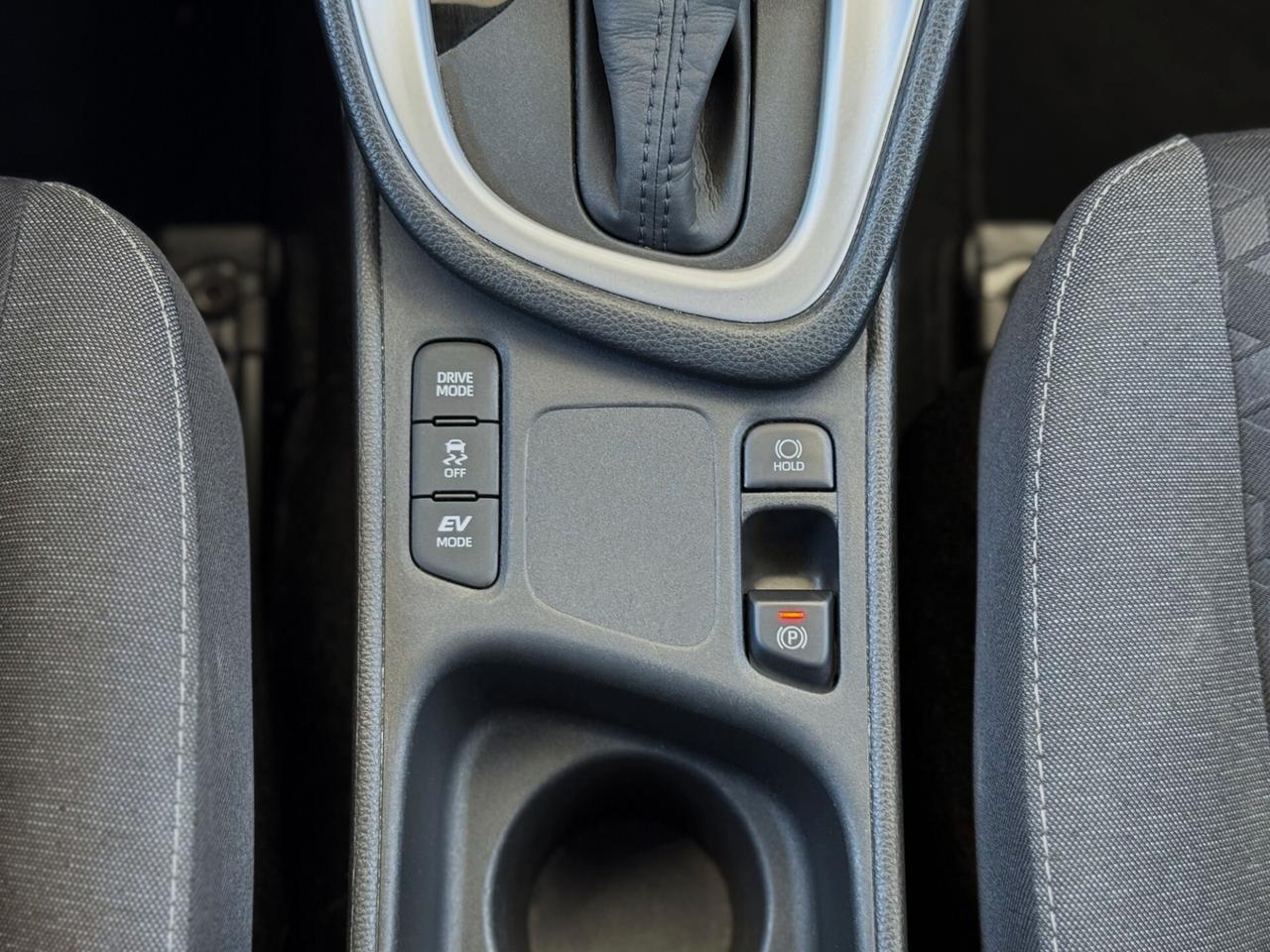 Toyota Yaris 1.5 Hybrid 92CV Business LED CAM