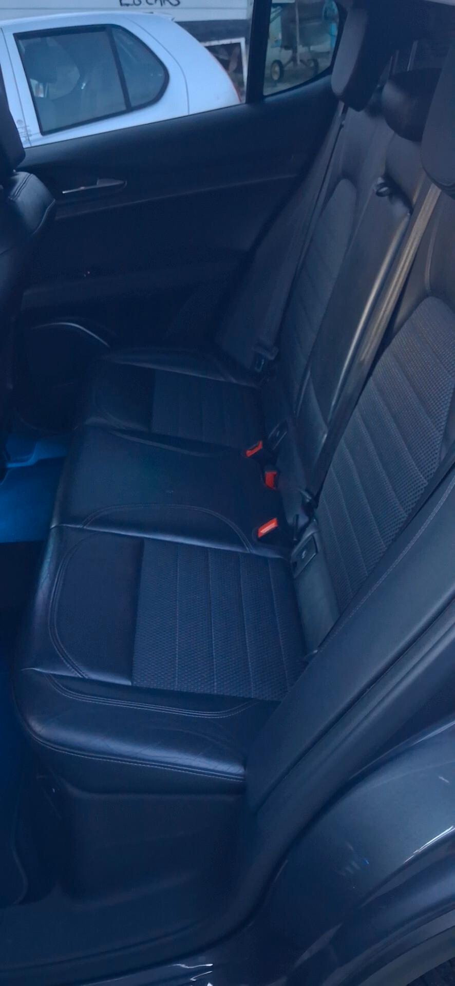 Alfa Romeo Stelvio executive 180cv "distribuzione fatta"