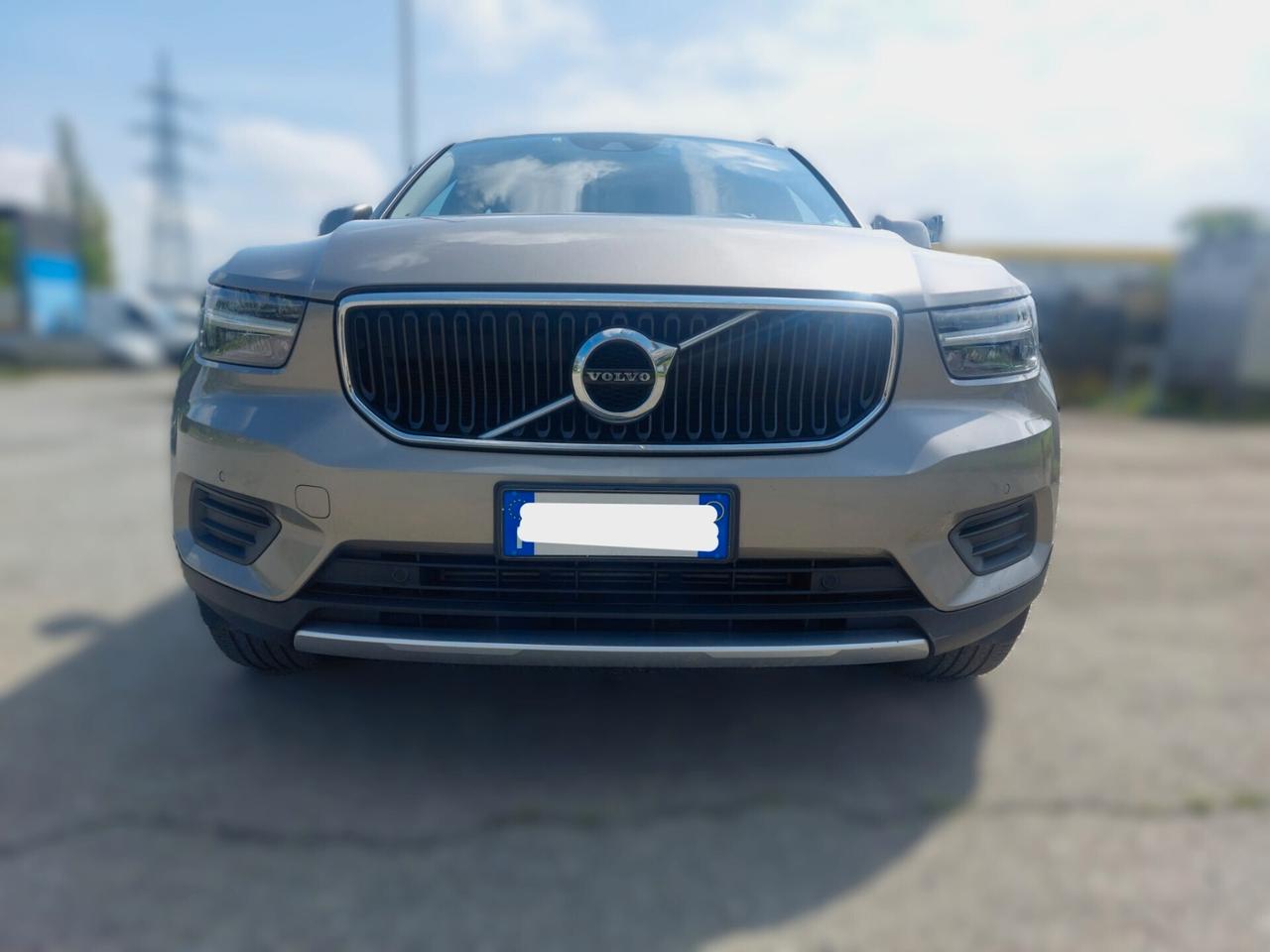 Volvo XC40 T2 Geartronic Momentum Pro
