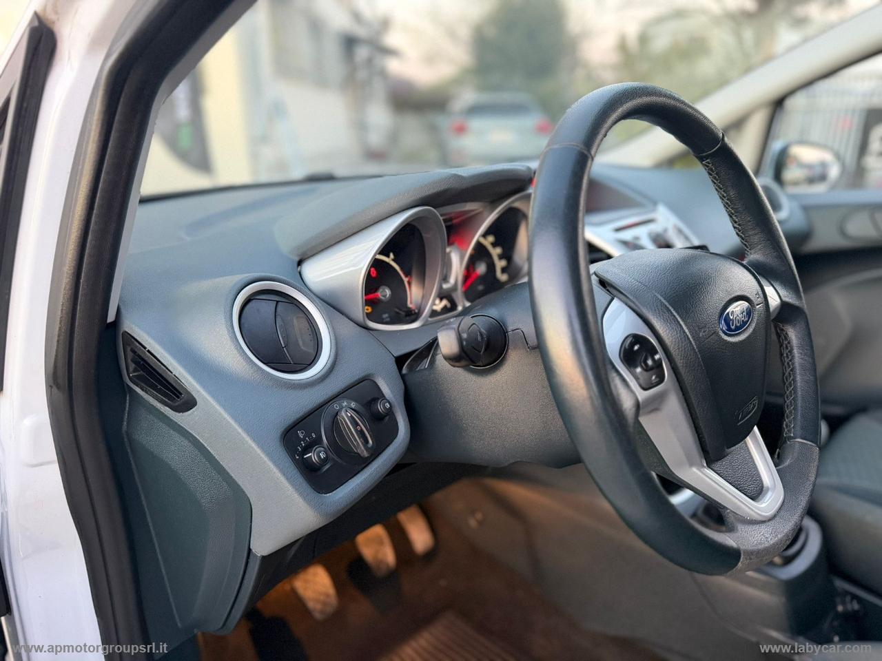 FORD Fiesta 1.4 TDCi 68 CV 5p. Titanium