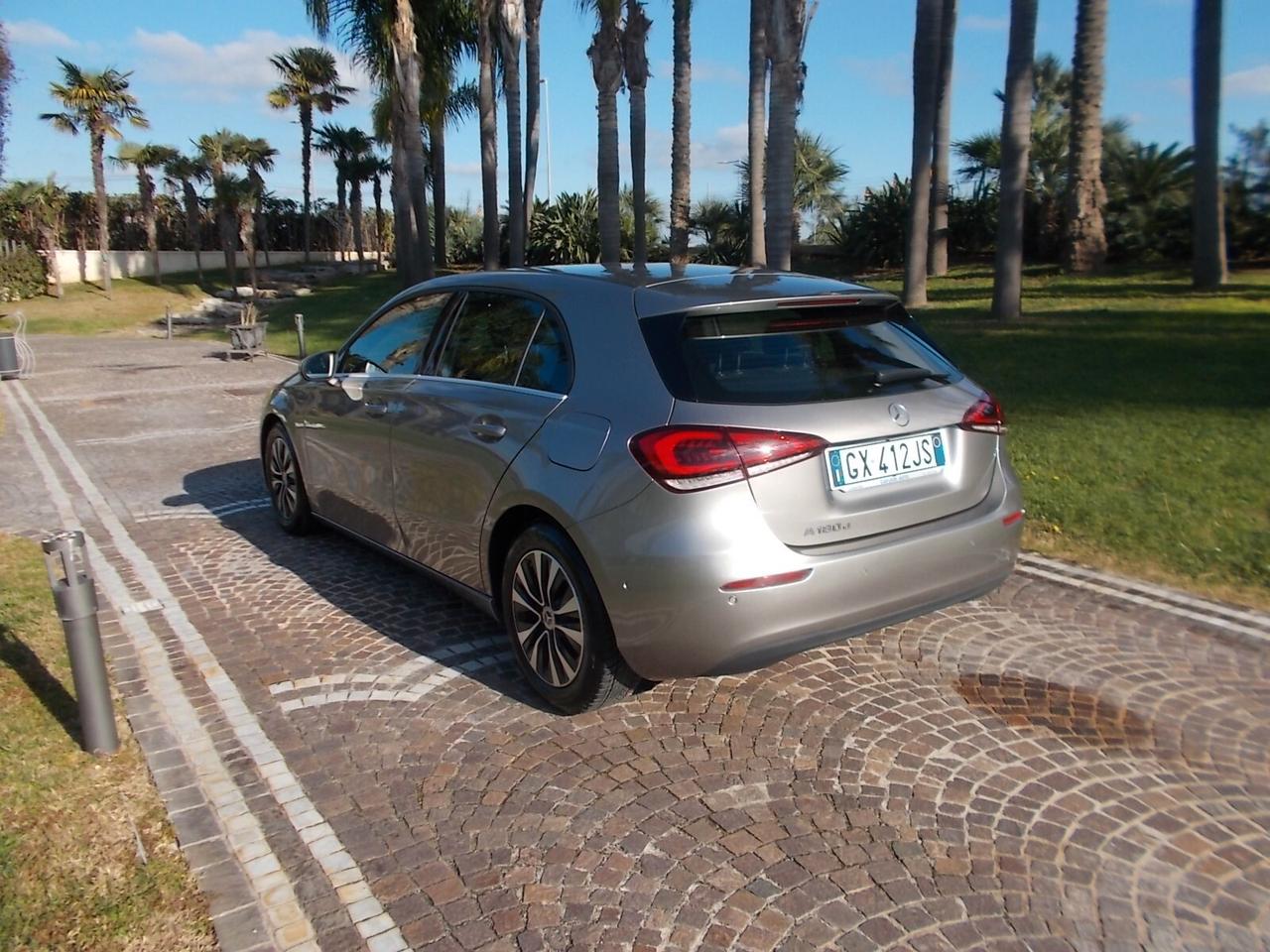 Mercedes-Benz A 180d Autom *FULL OPT.* da VETRINA