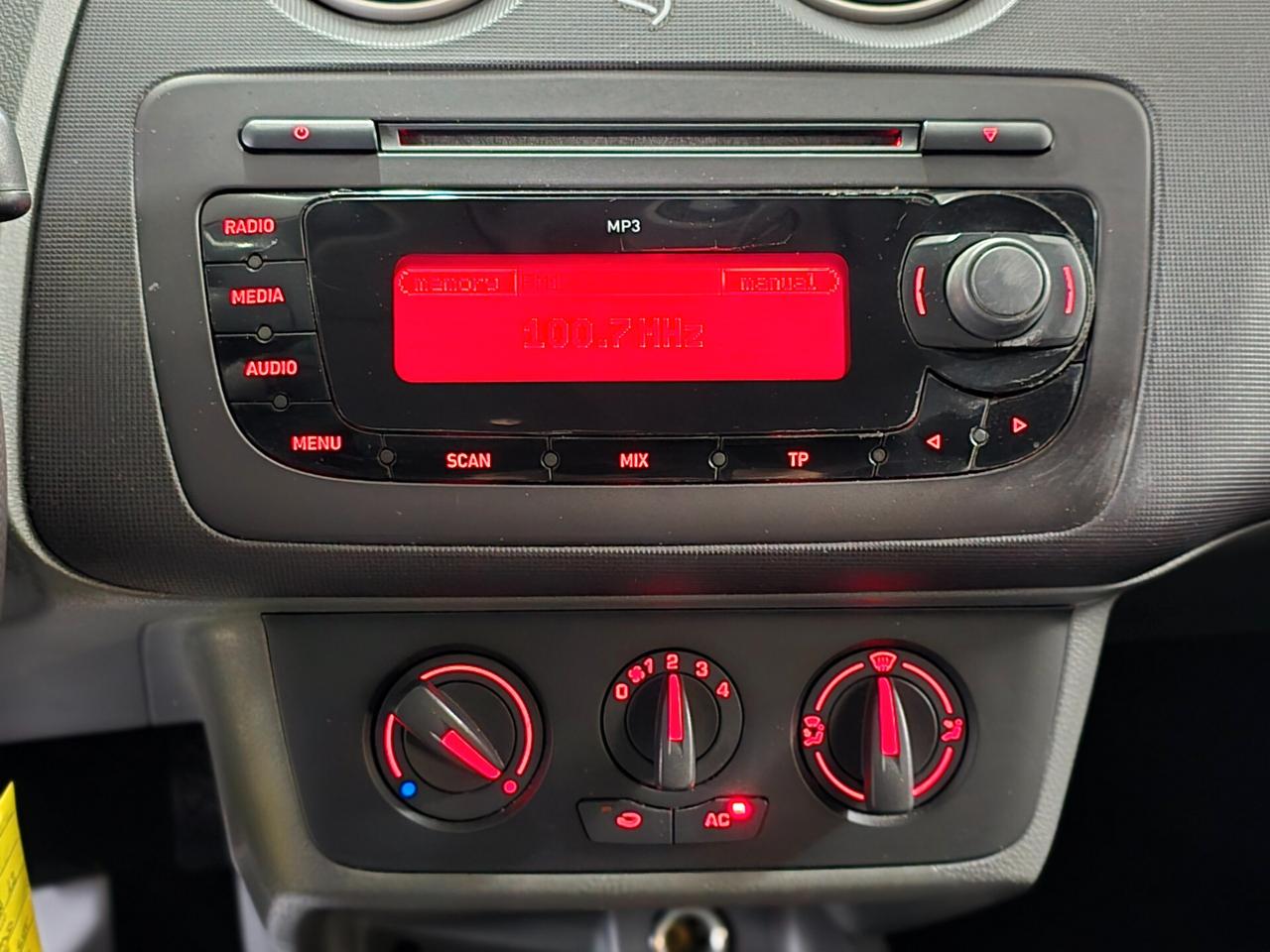 SEAT IBIZA RESTYLING 1.2B 5 PORTE 2011 PERFETTA