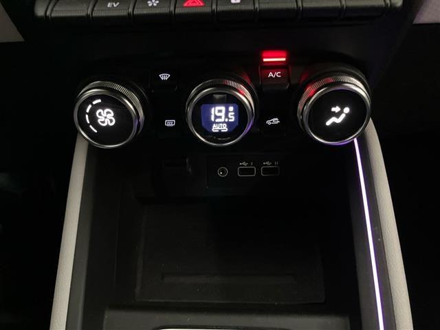 RENAULT Clio 5 Porte 1.6 E-Tech full hybrid 145cv Techno A