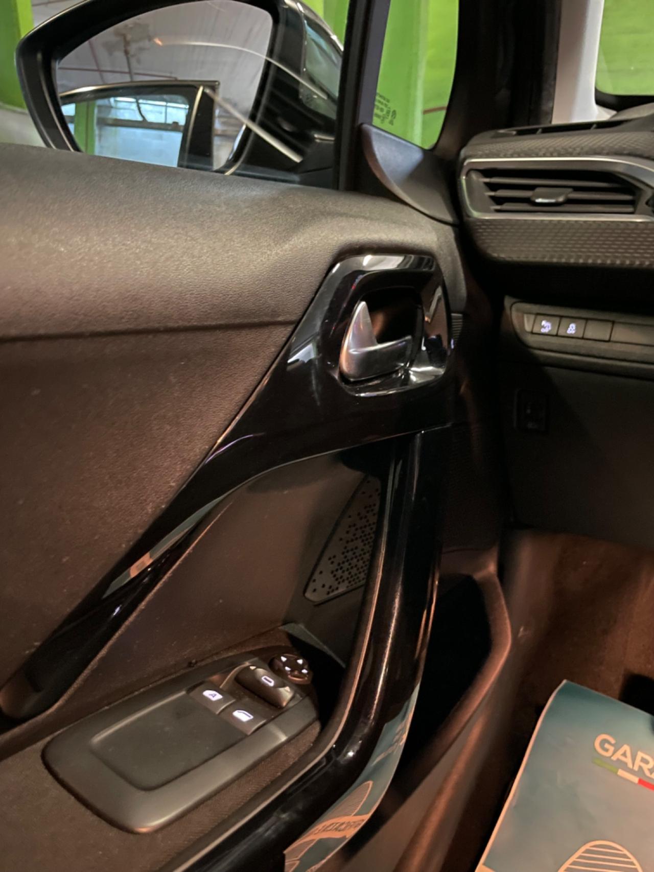 Peugeot 208 1.2 Neopatentati Euro 6 FULL OPTIONAL