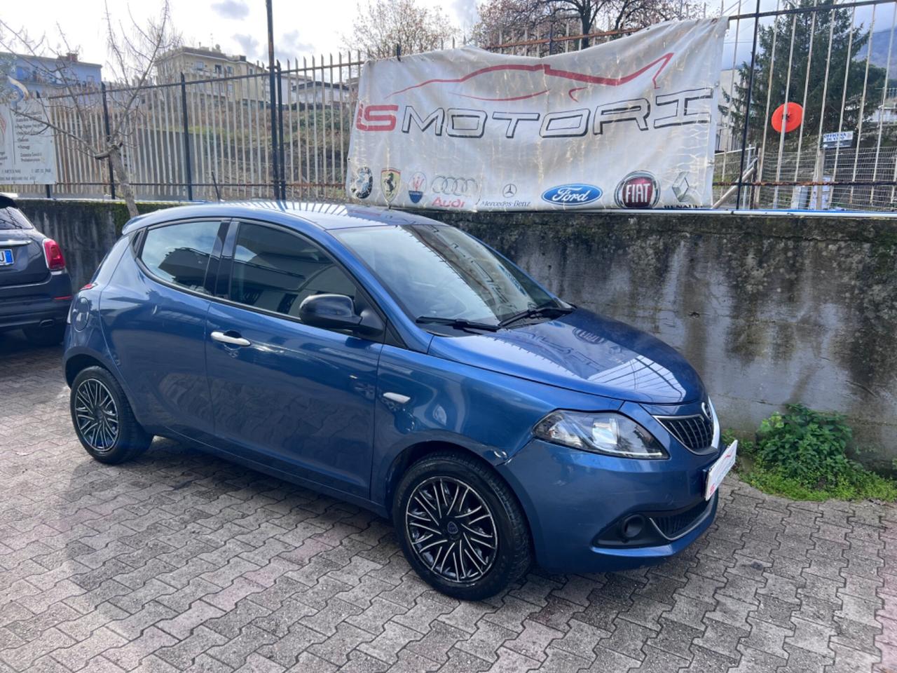 Lancia Ypsilon 1.0 FireFly 5 porte S&S Hybrid Ecochic Gold