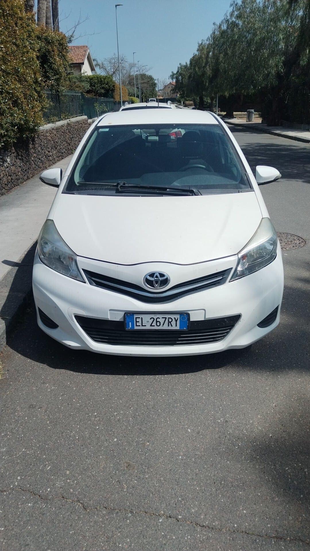 Toyota Yaris 1.4 D-4D 5 porte Lounge