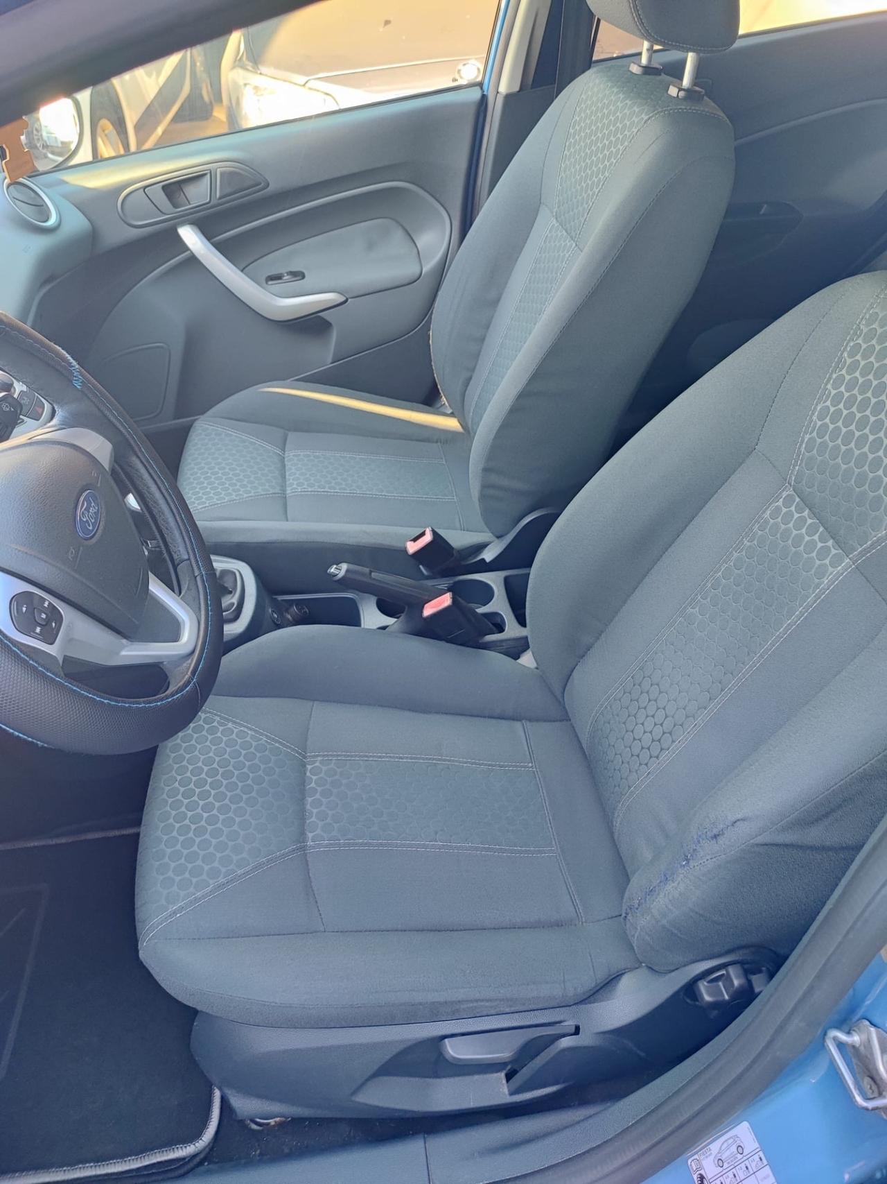 Ford Fiesta 1.4 5 porte Bz.- GPL Titanium