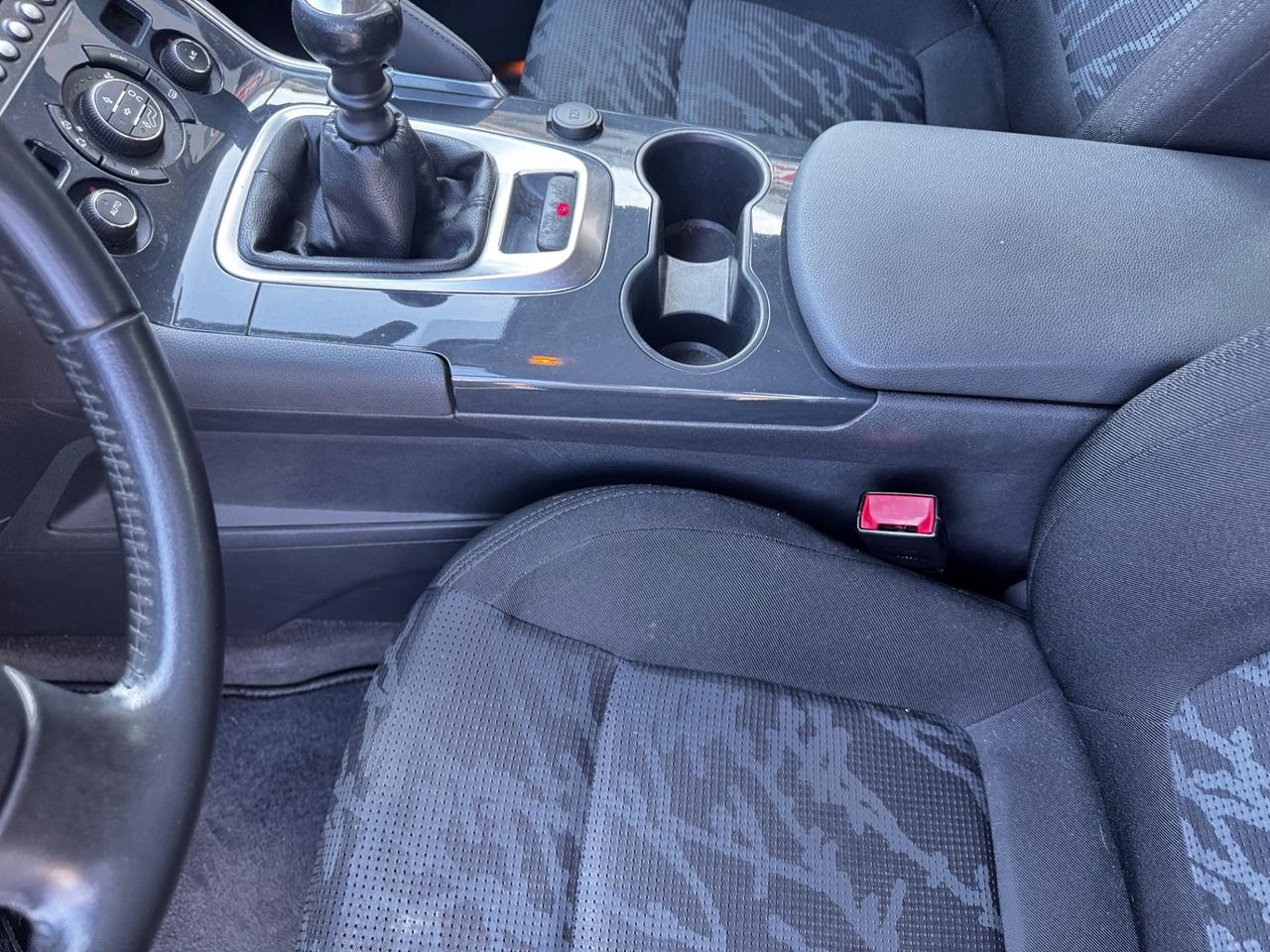 Peugeot 3008 1.6 HDi 112CV 96000km