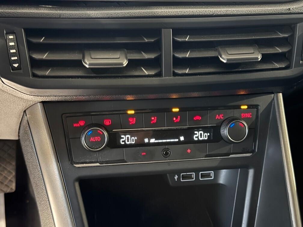 Volkswagen Polo 5p 1.0 tsi Comfortline 95cv App conn 15" Neopat