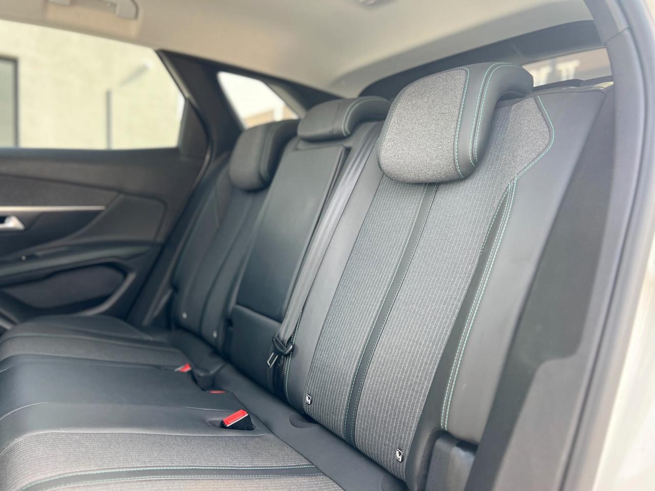 Peugeot 3008 1.2 Turbo 131cv Allure UNICO PROPRIETARIO ITALIANA