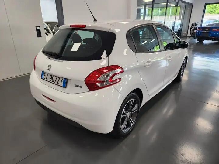 Peugeot 208 PureTech 82 5 porte Allure