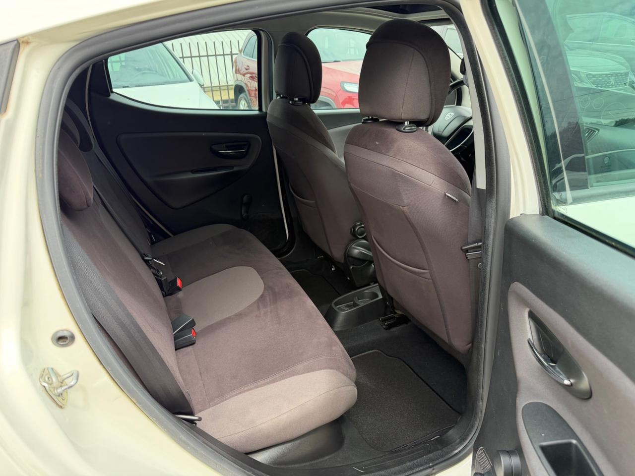 Lancia Ypsilon 0.9 TwinAir 5porte 85CV /TETTO APR.