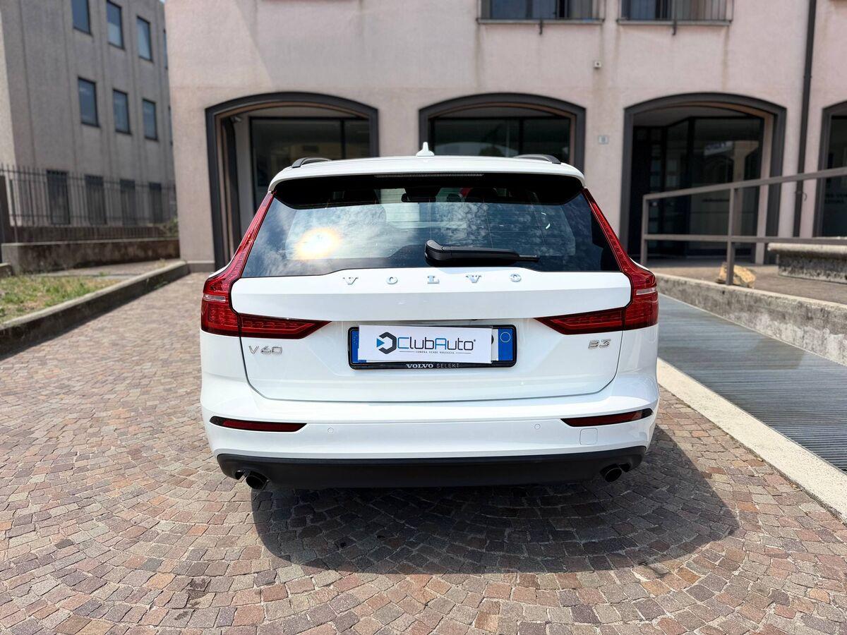 Volvo V60 2.0 b3 Momentum Business auto 8m my21