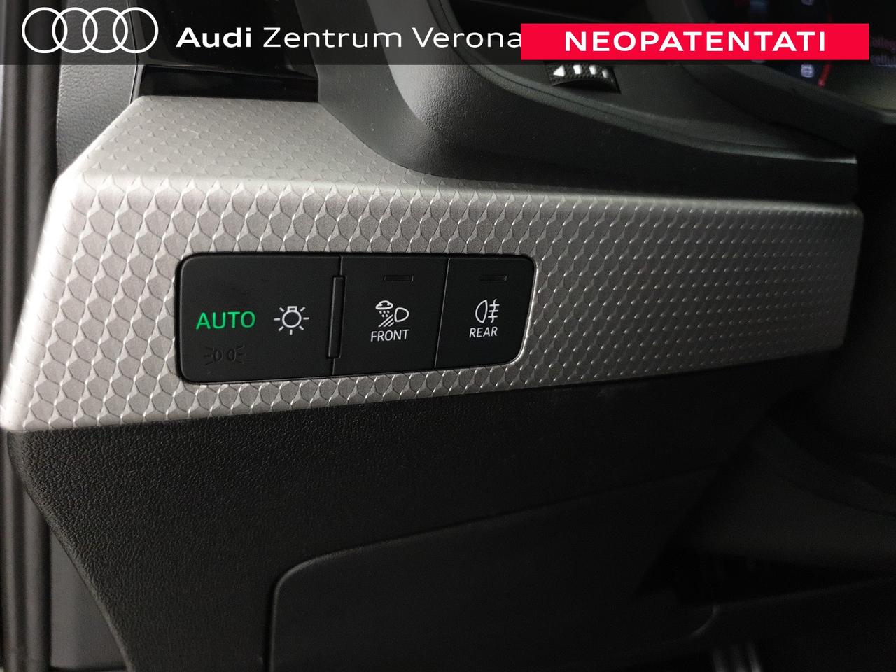 Allstreet 30TFSI 116CV S tronic Identity Contrast