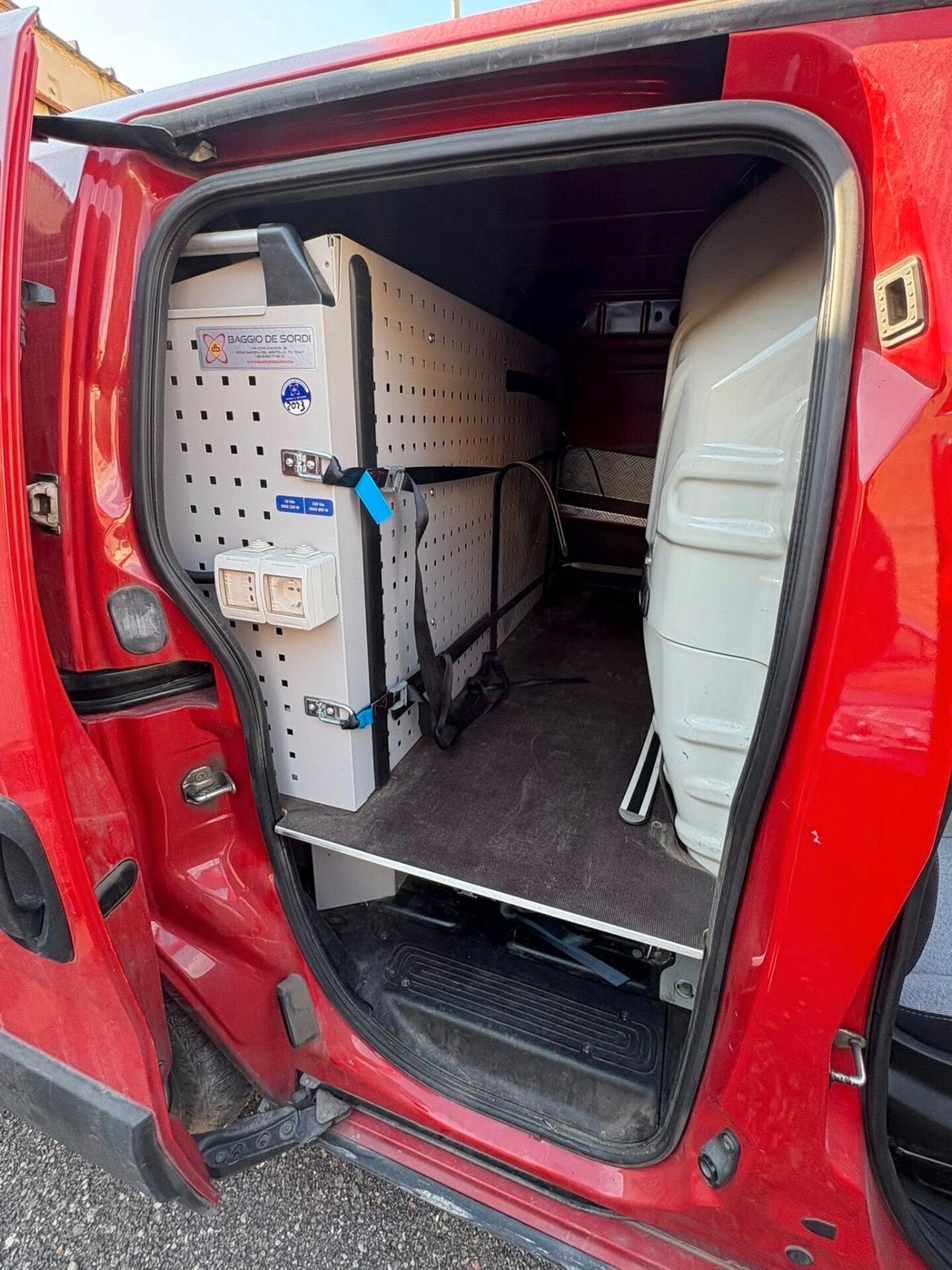 Fiat Fiorino 1.3 MJT 95CV Adventure officina mobile