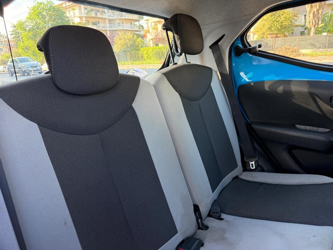 Toyota Aygo 1.0 VVT-i 69 CV 5 porte x-play