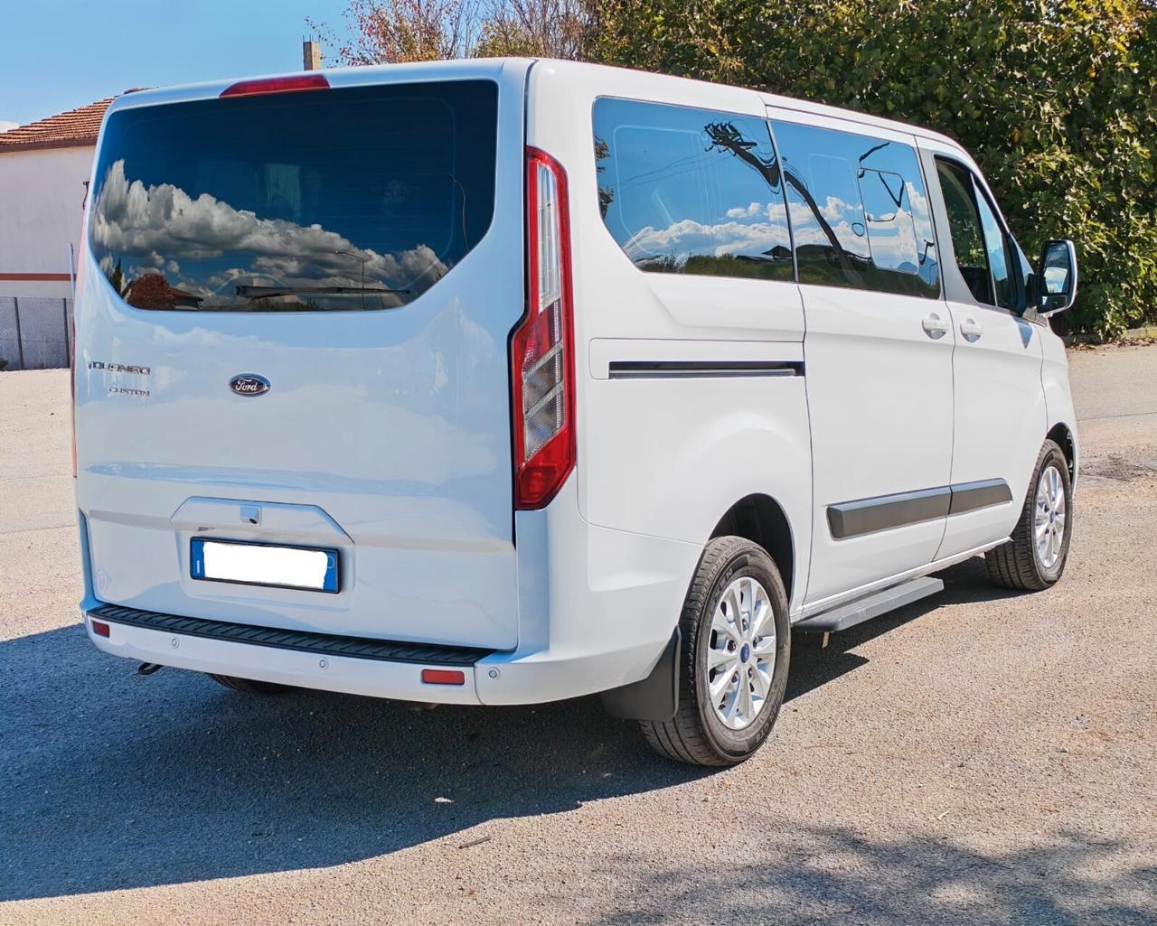 Ford Tourneo Custom Combi 320 L1 H1 Trend 8 posti doppia porta lat.