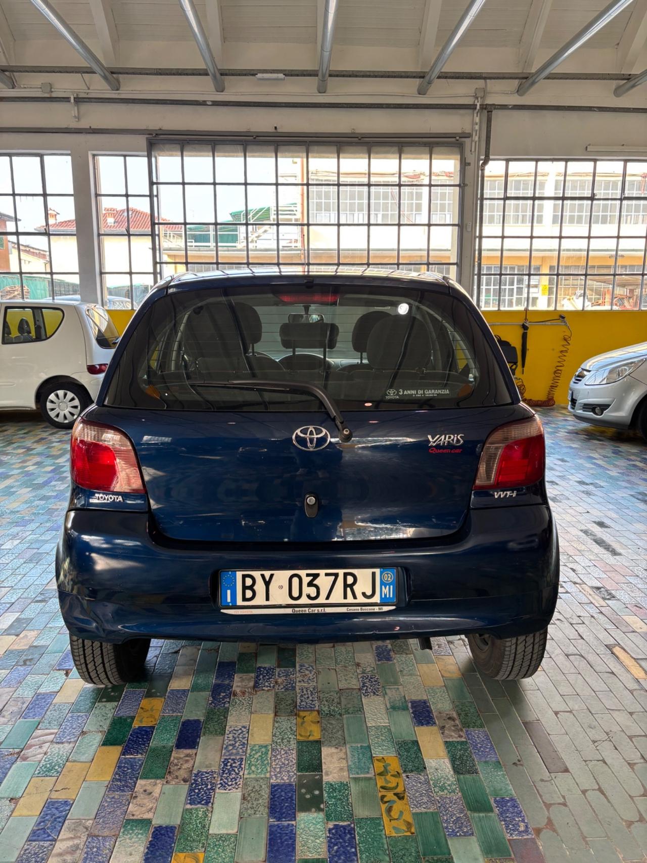 Toyota Yaris 1.0i 16V SOLO 9 MILA KM!!!