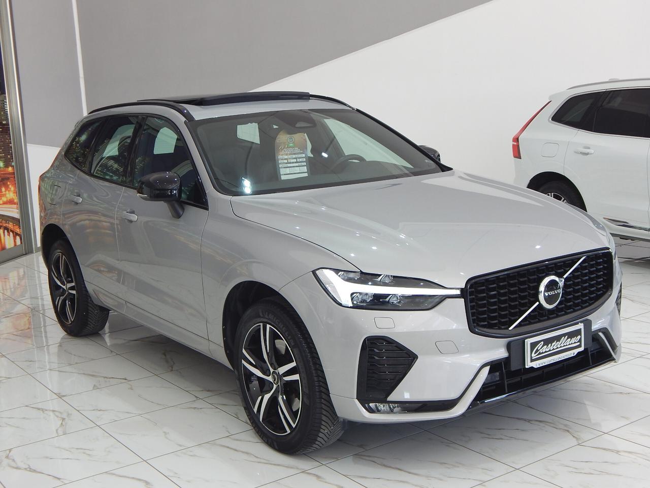 Volvo XC60 2.0 b4 R-Design AWD Aut. TETTO-NAVI-PELLE-PARK-LED