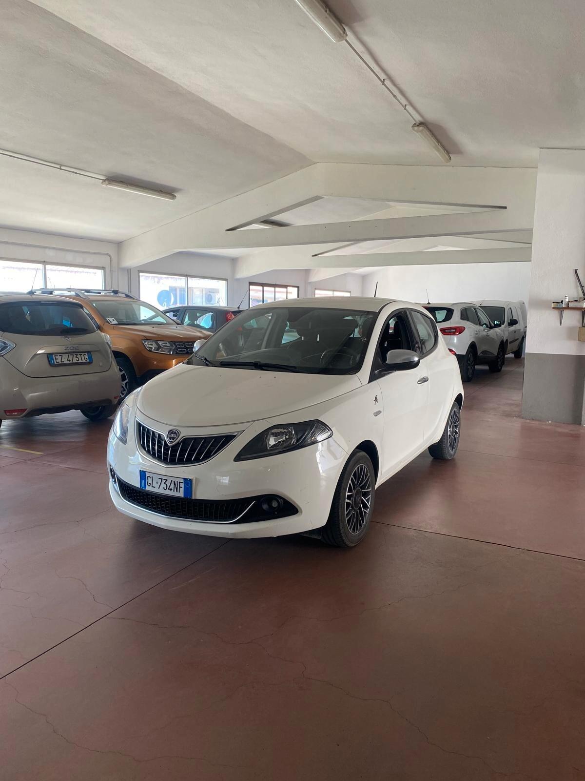 Lancia Ypsilon 1.0 FireFly 5 porte S&S Hybrid Alberta Ferretti