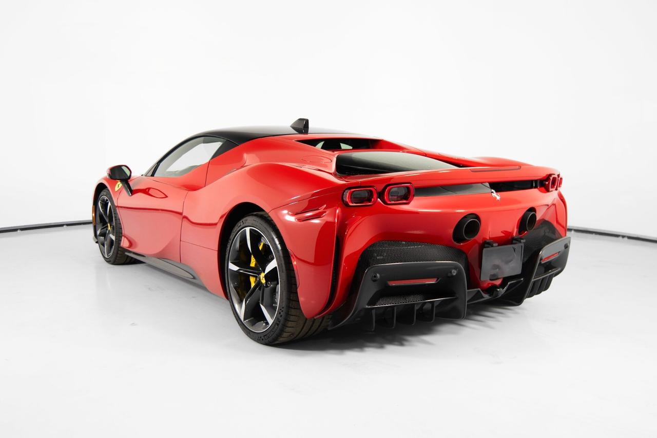 Ferrari SF90 Stradale NOLEGGIO LUNGO TERMINE - LEASING FULL INCLUSIVE
