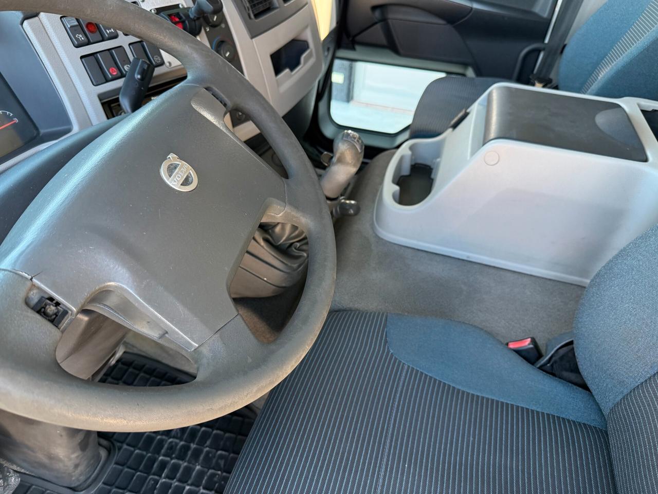 Volvo FL240 ribaltabile 5.10m 4x2 Euro4