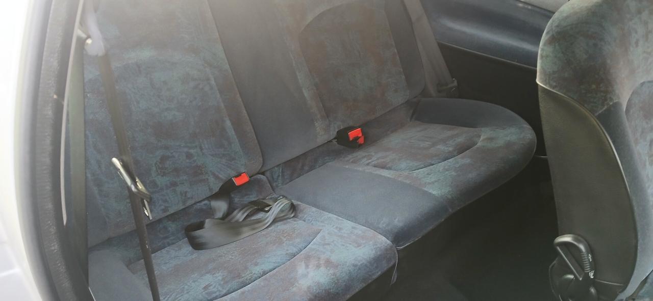 Peugeot 206 1.pochi km neopatentati