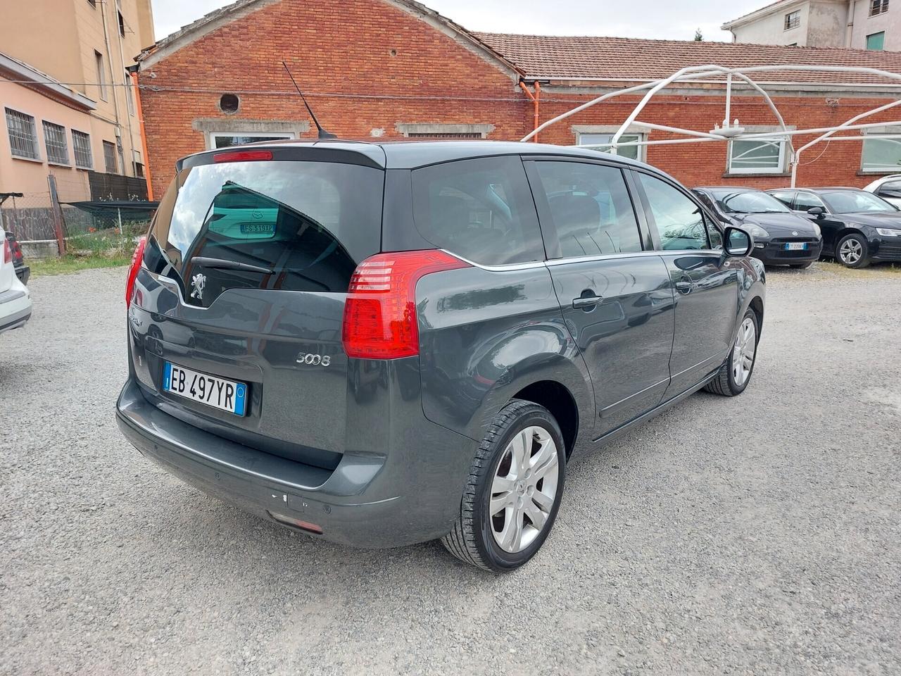 Peugeot 5008 1.6 HDi 110CV CAMBIO AUTOMATICO