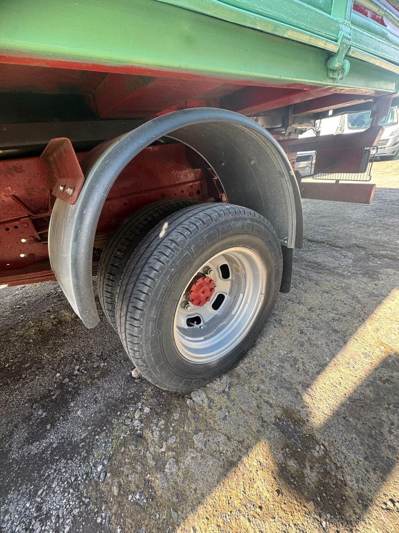 IVECO DAILY 35C13 RIBALTABILE TRI LATERALE MOTORE 2.8 TURBO