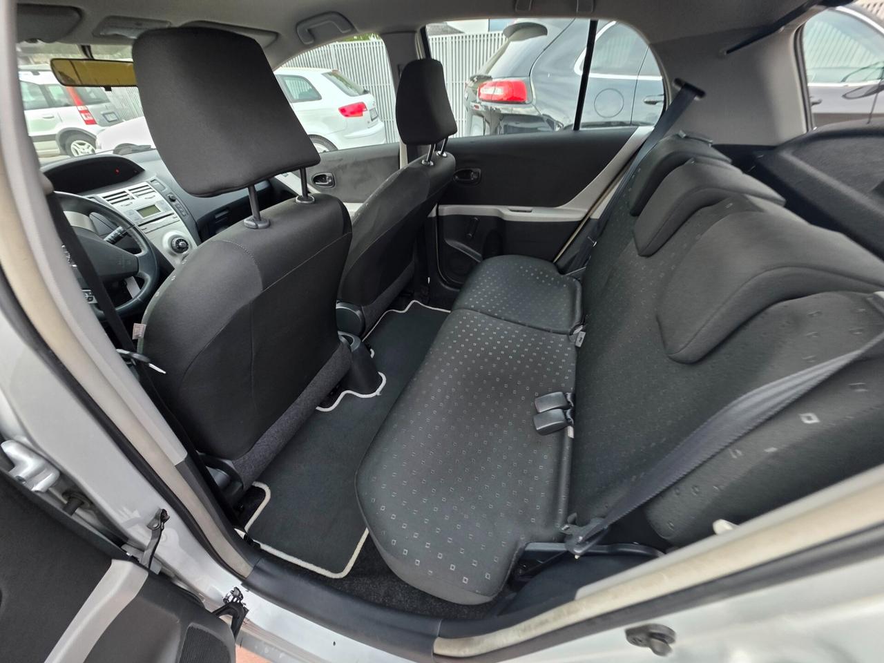 Toyota Yaris 1.0 5 porte