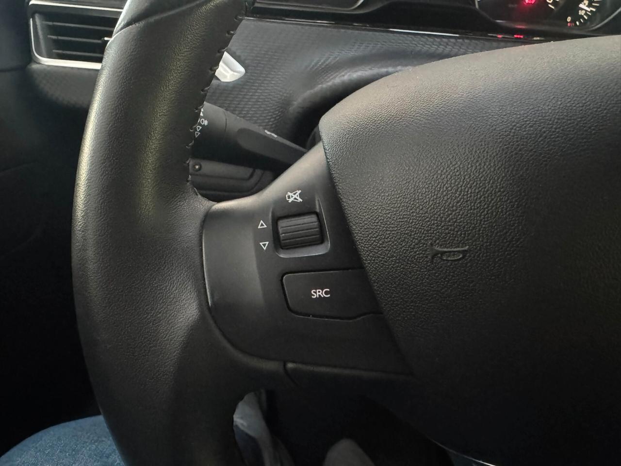 Peugeot 208 PureTech 82 Stop&Start 5 porte Allure - EDIZIONE LIMITATA: SIGNATURE
