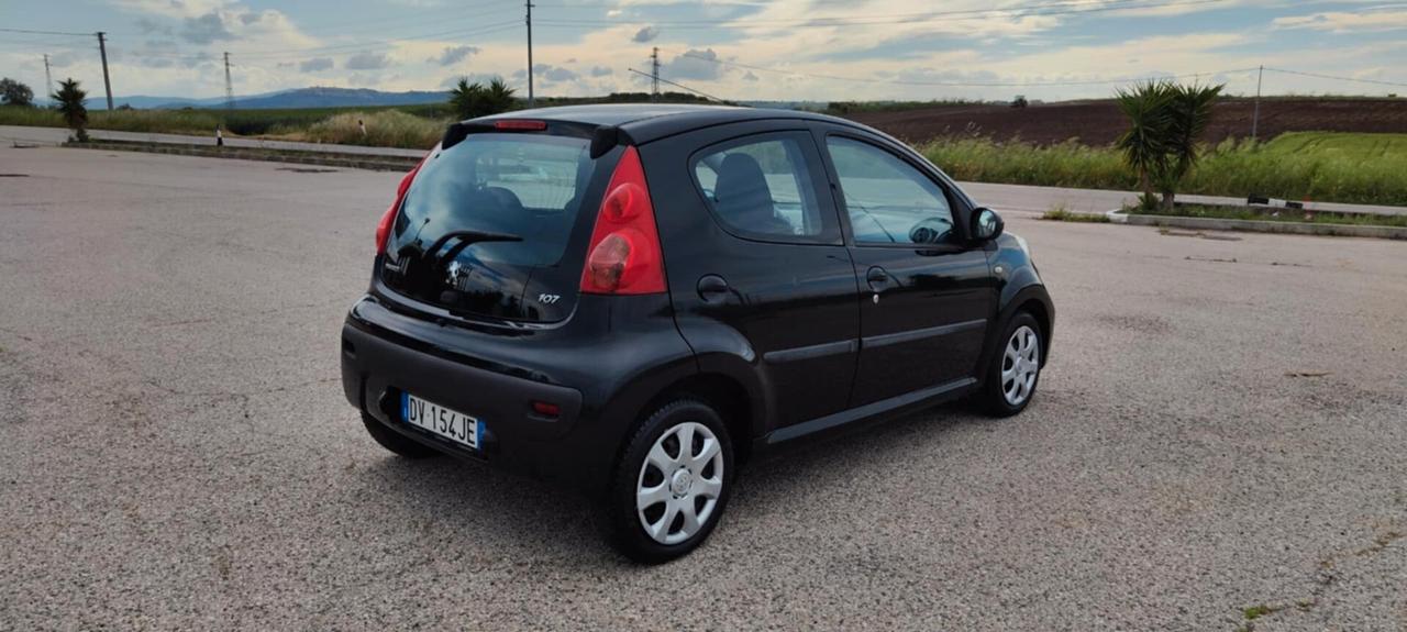 Peugeot 107 1.0 68CV 5p. Sweet Years