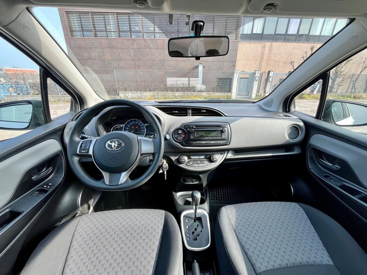 Toyota Yaris 1.5h 2015 61.000km pari al nuovo