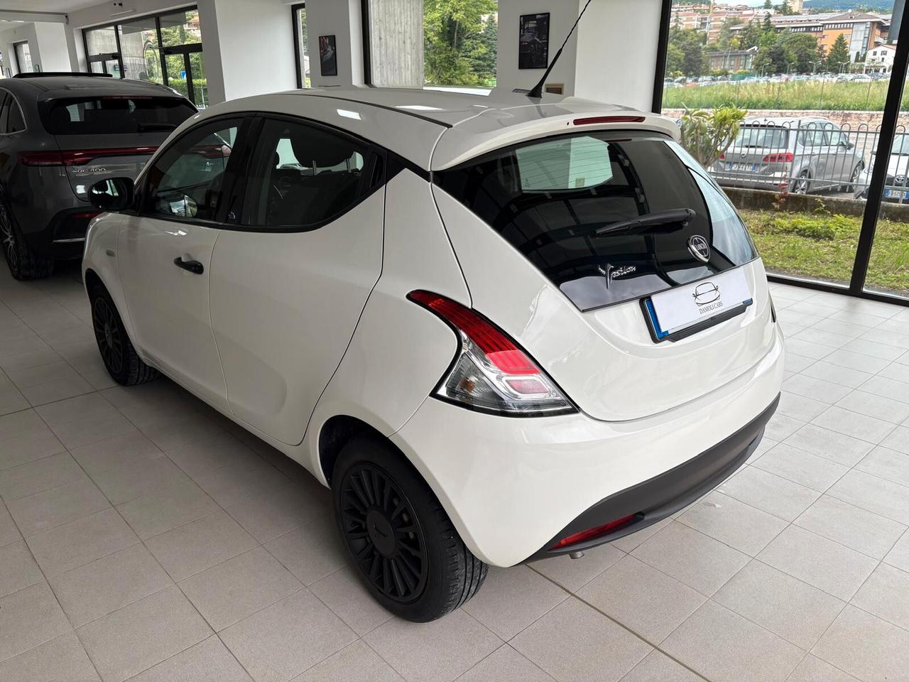Lancia Ypsilon LANCIA YPSILON 1.2 69CV 5 PORTE - ELEFANTINO BLU