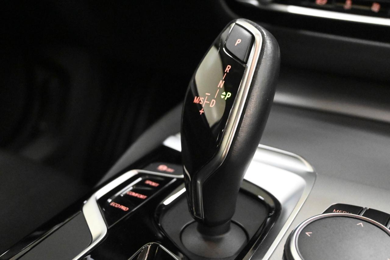 BMW Serie 5(G30/31/F90) 520d Business