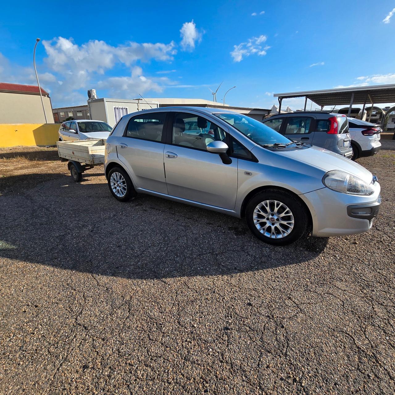 Fiat Punto 1.3 Mjt 75 CV DPF 5 porte S&S con carrello