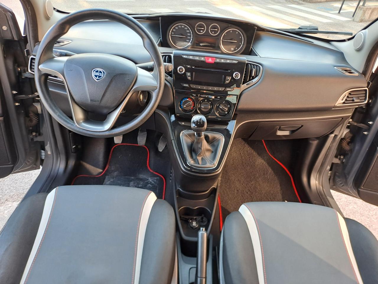 Lancia Ypsilon 1.3 MJT 16V 95 CV 5 porte S&S Gold