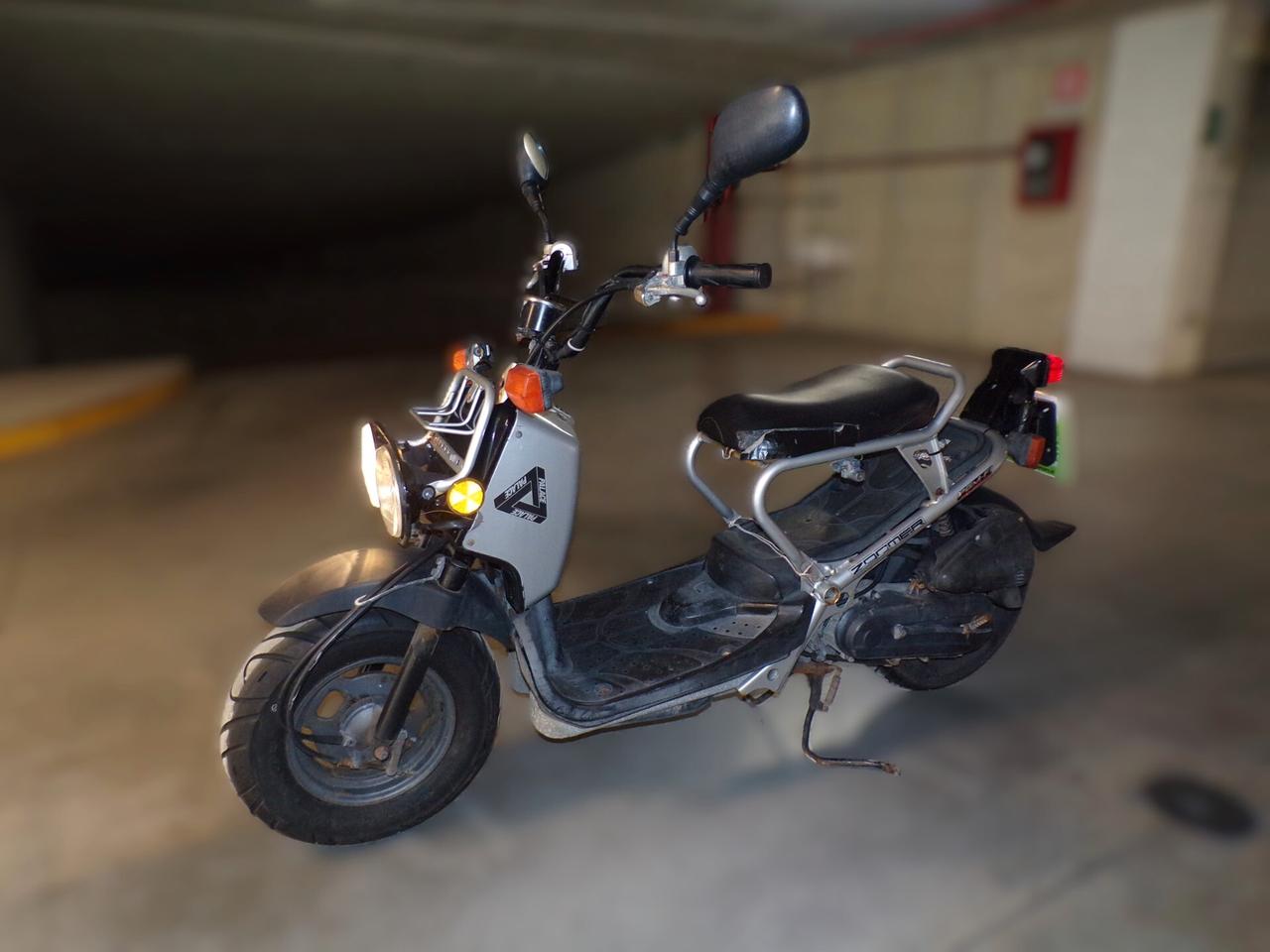 SCOOTER HONDA ZOOMER 50 4T DEL 2005 57.200 KM MOTORE SOSTITUITO NEL 2023