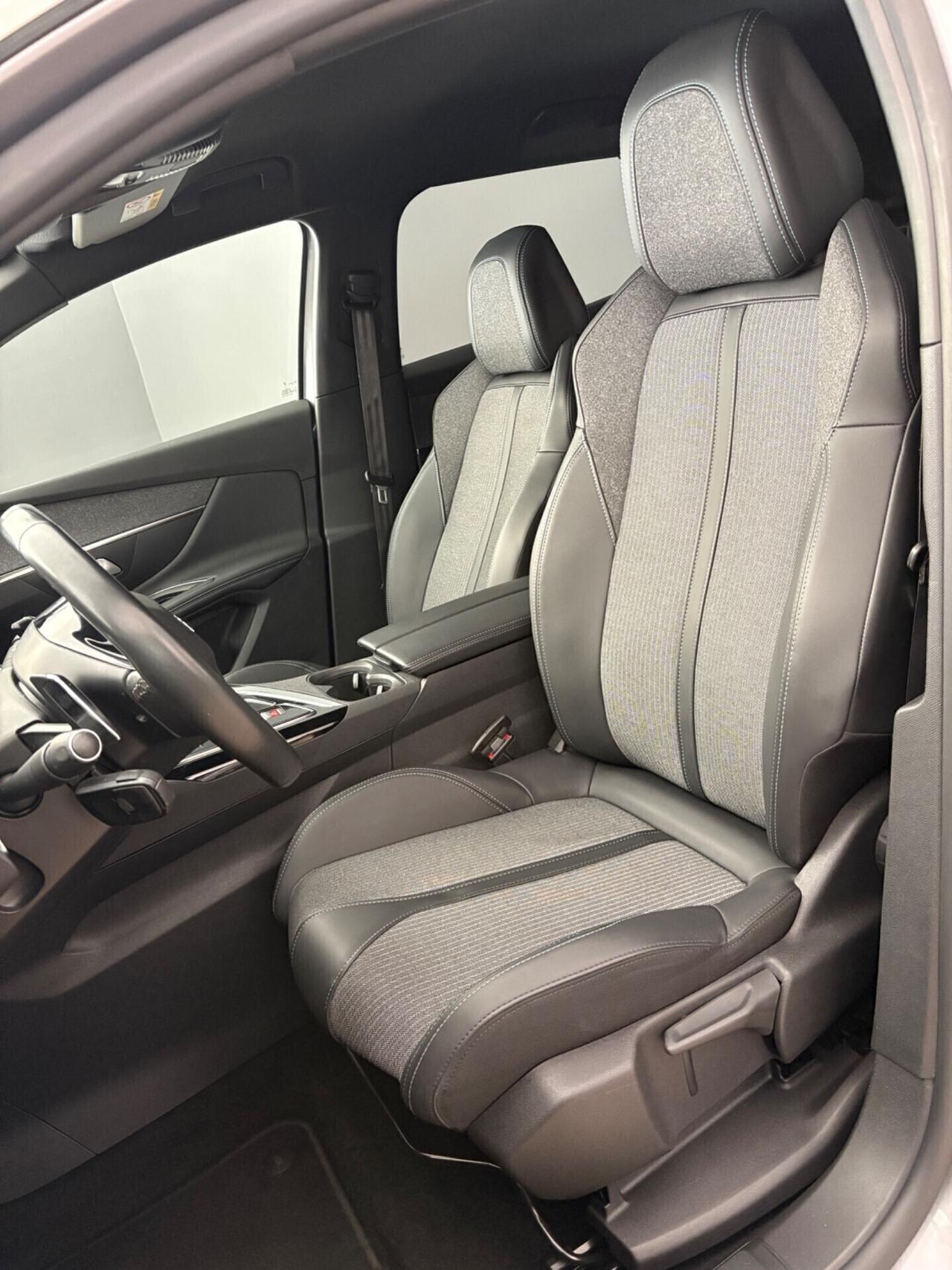 Peugeot 3008 BlueHDi 130cv EAT8 ALLURE