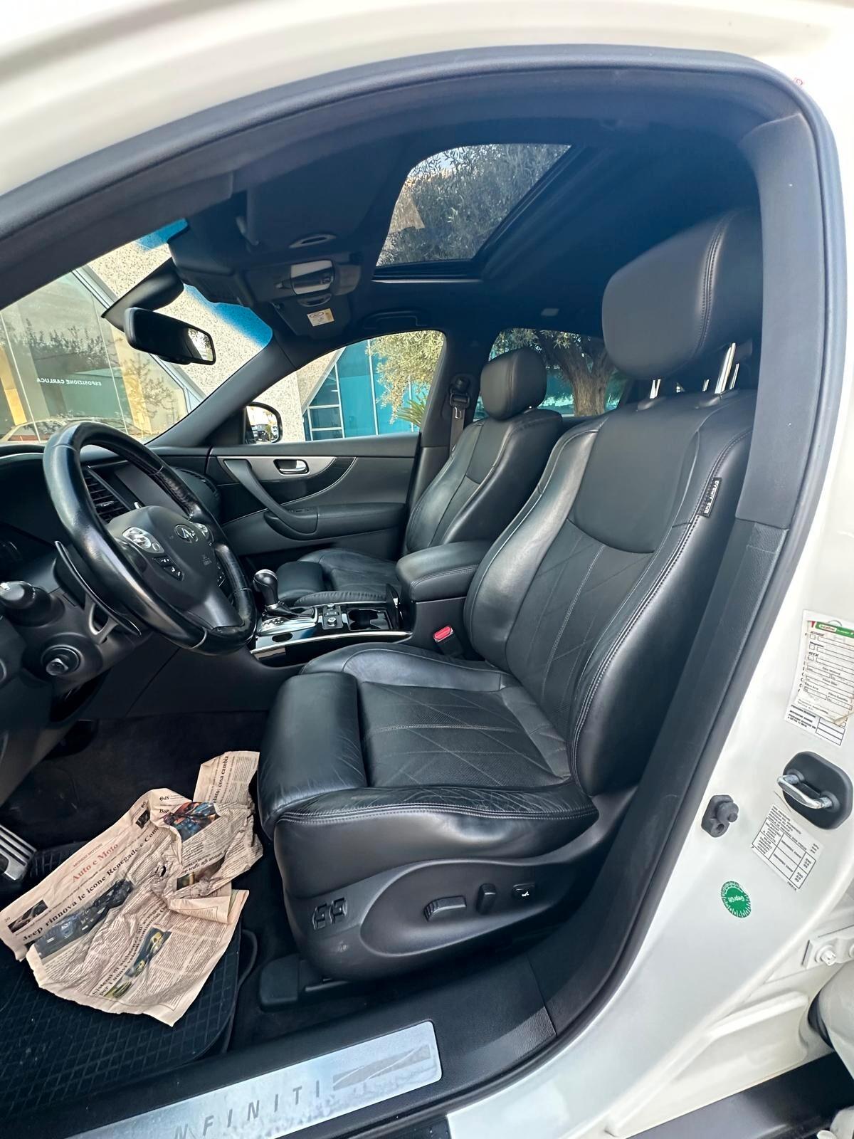 Infiniti QX70 3.0 diesel V6 AT S Premium
