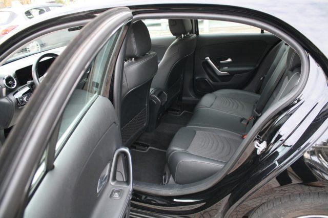 MERCEDES-BENZ A 180 Automatic AMG Line Premium