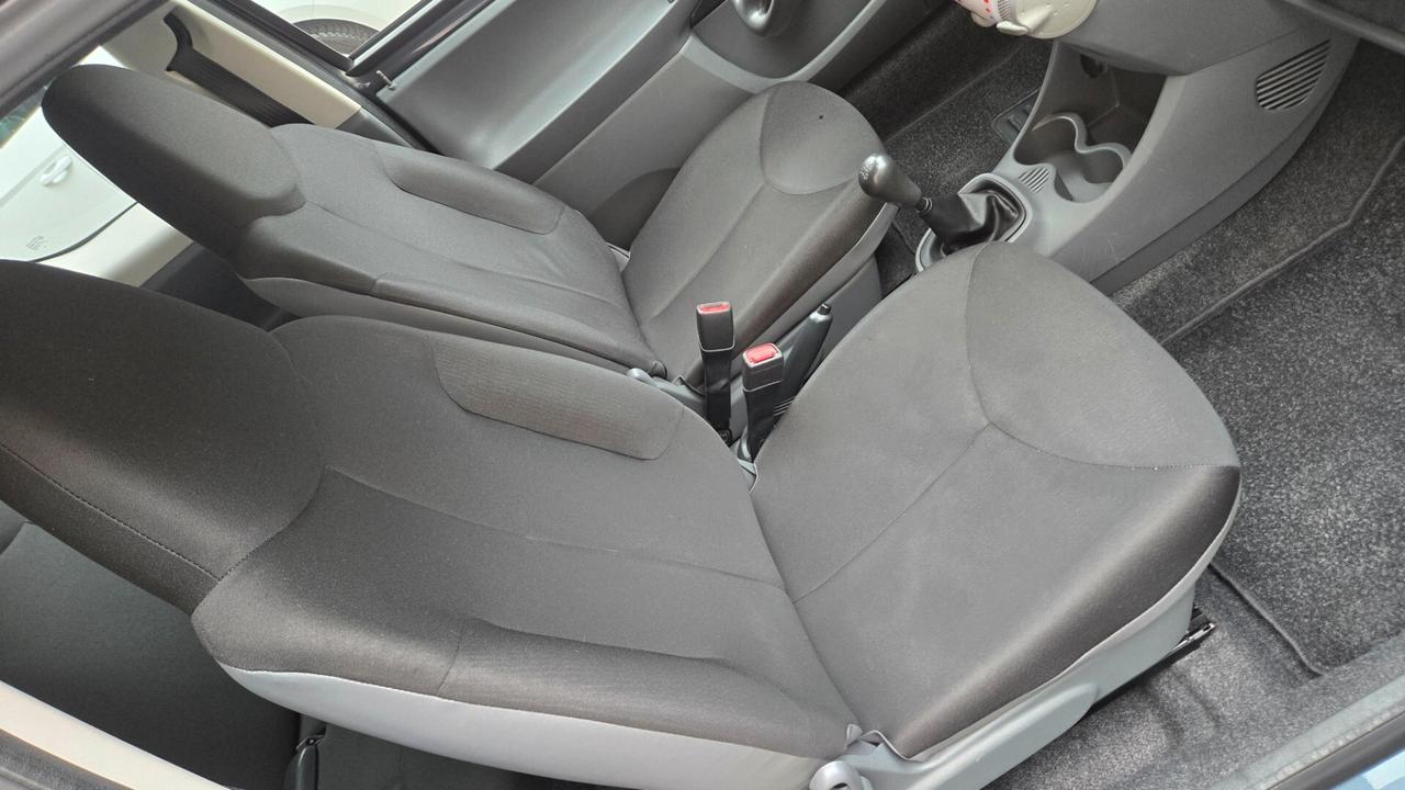 Toyota Aygo 1.0 12V VVT-i 3 porte Now Connect