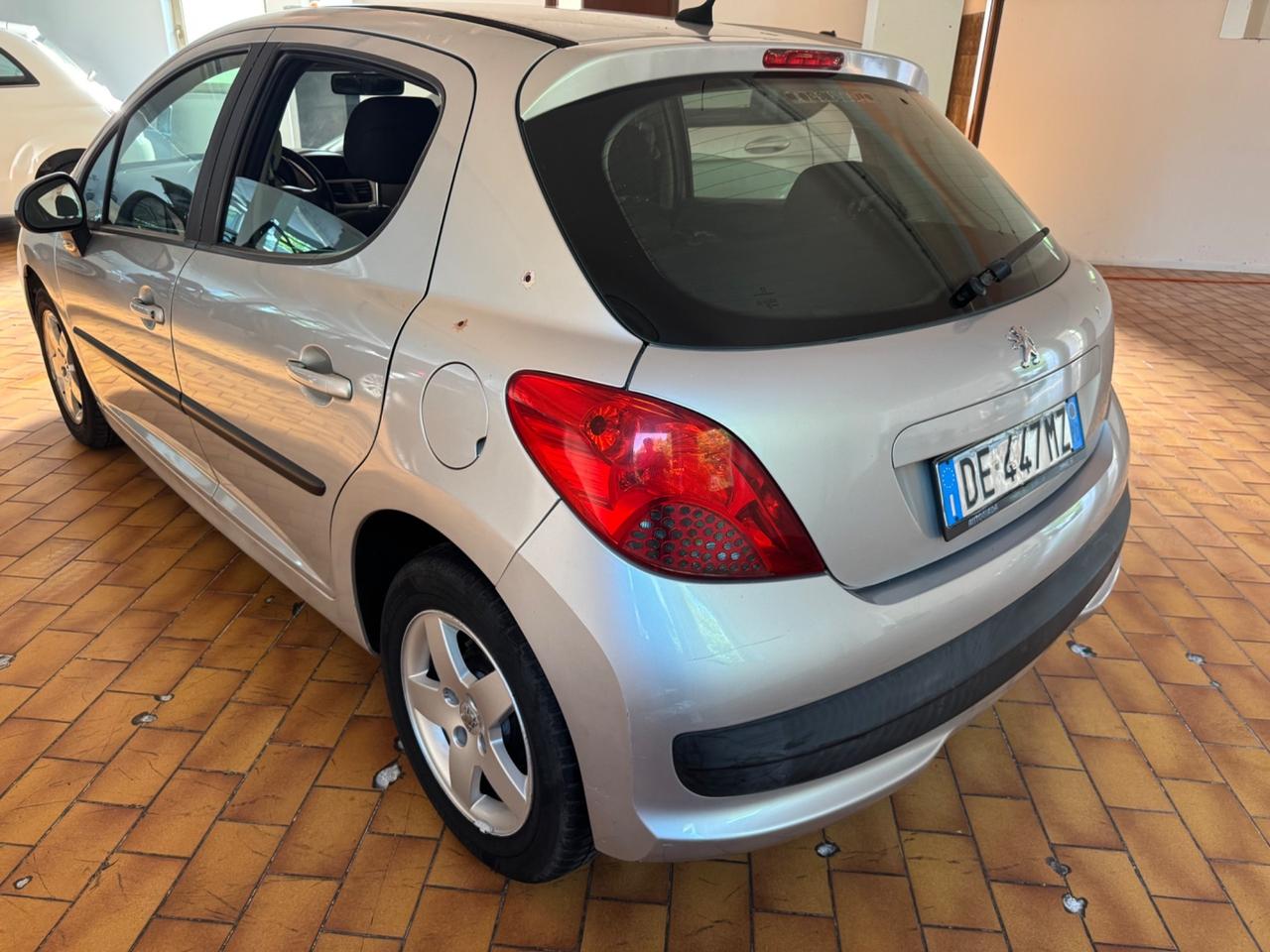 Peugeot 207 1.4 BENZINA OK NEOPATENTATI