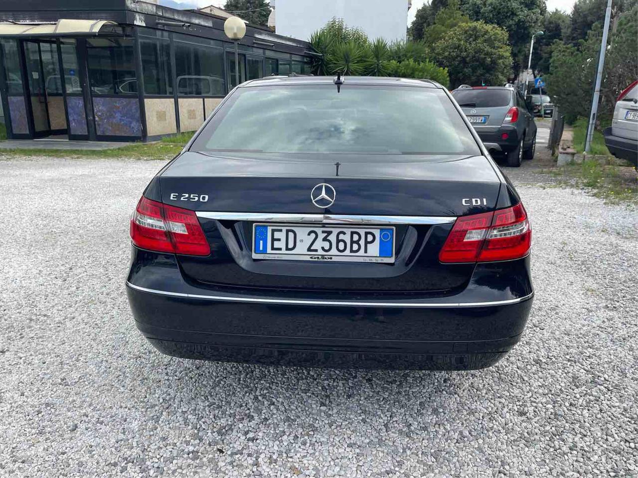 Mercedes-benz E 250 AUTOMATICA - BLUE EFFICIENCY - AVANTGARDE - EX AUTO BLU