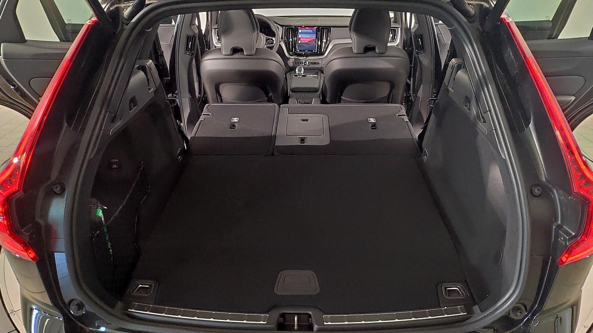 VOLVO Xc60 T6 Plug-In Hybrid Awd Aut. Plus Black Edition